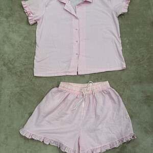 Violet & Brooks Skylar Pink Seersucker Striped Ruffle Pajama Set SIZE M/L